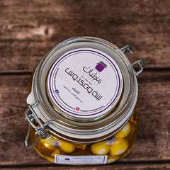 لبنة مع المكدوس